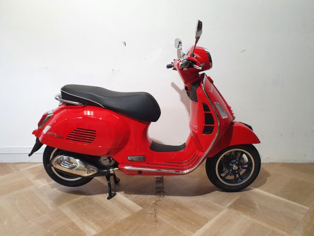 VESPA GTS 300 Super GTS 300 SUPER HPE RST Immagine 0