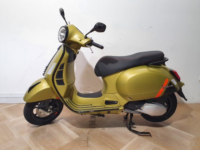 VESPA GTS 300 SuperSport GTS 300 SUPER SPORT HPE RST Immagine 1