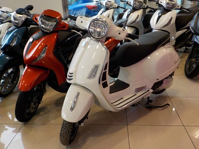 VESPA GTS 300 NUOVA HPE EURO 5 - PromoRCA+TassoZERO Immagine 0