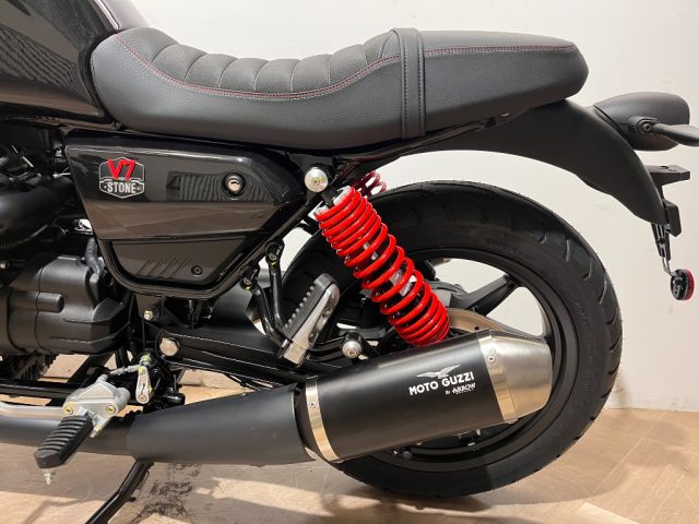 MOTO GUZZI V7 V7 Stone Special Edition Immagine 2