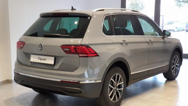 VOLKSWAGEN Tiguan 2.0 TDI 120 CV NUOVA 4 ANNI GARANZIA Immagine 3