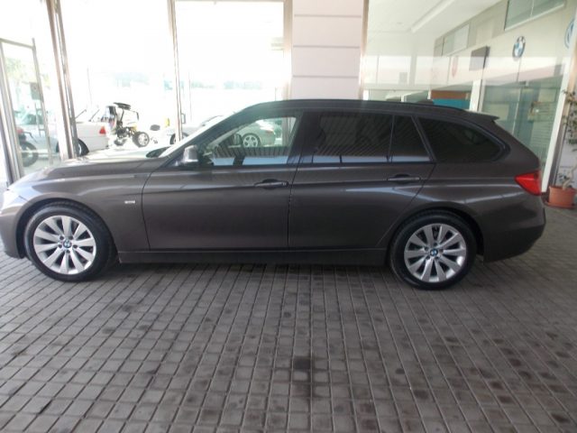 BMW 320 d Touring Modern Immagine 4