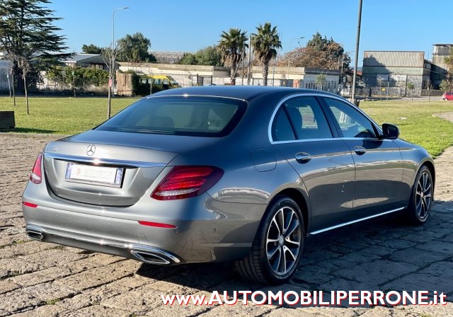 MERCEDES-BENZ E 220 D SPORT (VIRTUAL/NAVI/RETRO/LED) - foto 45