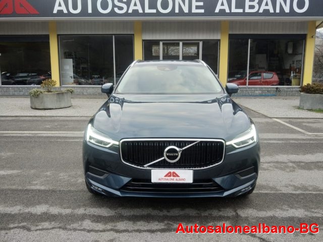 VOLVO XC60 B4 (d) AWD Geartronic Momentum Immagine 1