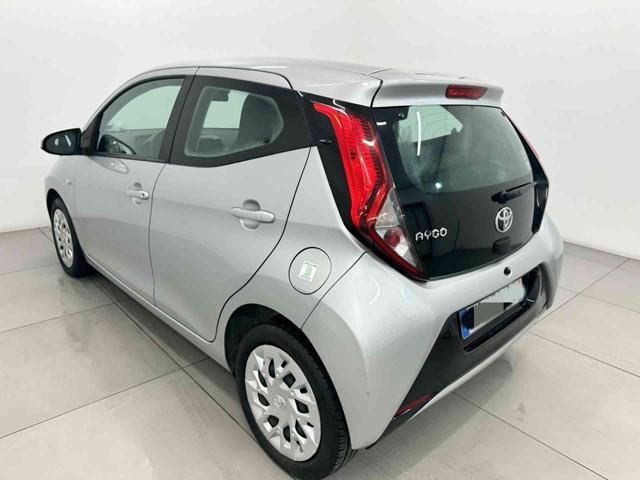 TOYOTA Aygo 1.0 VVT-i 72 CV 5 porte x-play Immagine 3