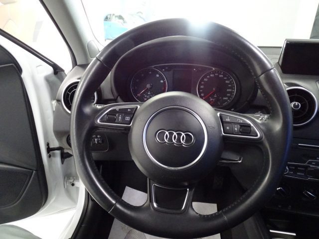 AUDI A1 Sportback 1.0 TFSI Ultra 95cv sLine EU6 Immagine 3