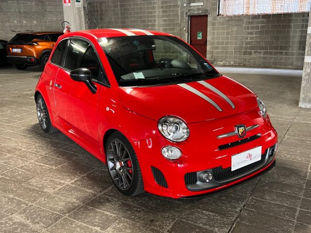 ABARTH 500 1.4 Turbo T-Jet "TRIBUTO FERRARI" Immagine 4