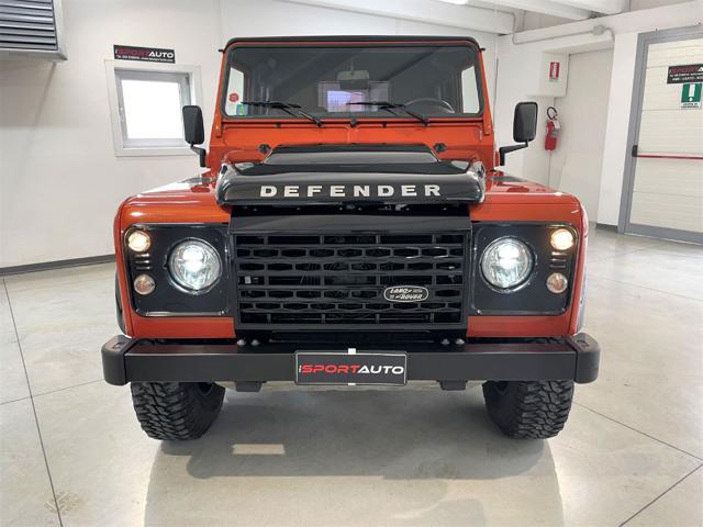 LAND ROVER Defender 90 2.2 TD4 SW ADVENTURE 67 ANNIVERSARIO Immagine 1