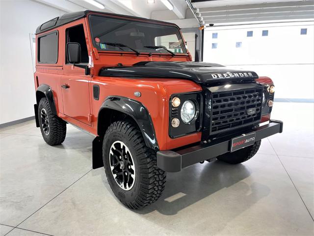 LAND ROVER Defender 90 2.2 TD4 SW ADVENTURE 67 ANNIVERSARIO Immagine 2