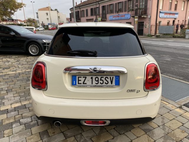 MINI One 1.5 One D 5 porte FARI XENON Immagine 3