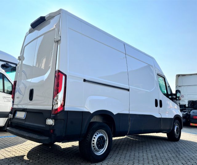 IVECO Daily 35S12 - Furgone Immagine 3