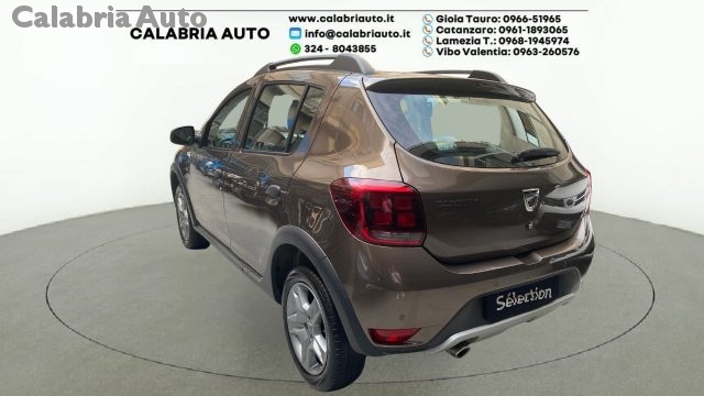 DACIA Sandero Stepway 1.5 Blue dCi 95 CV Comfort Immagine 3