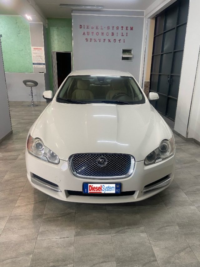 JAGUAR XF 2.7D V6 Premium Luxury Immagine 0