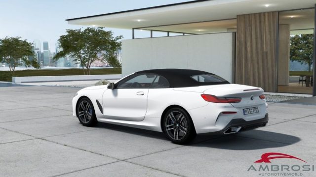 BMW 840 Serie 8 i Immagine 1