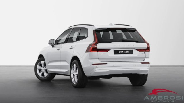 VOLVO XC60 Mild Hybrid B4 AWD  automatico Essential Immagine 2