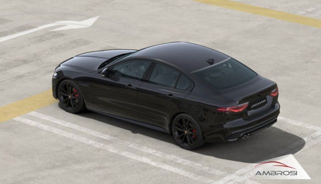 JAGUAR XE R-Dynamic BLACK 2.0D204 AWD AU Immagine 3