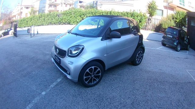 SMART ForTwo 70 1.0 TWINMIC+NAV.+PARKTRONIC+GARANZIA 3 ANNI Immagine 2