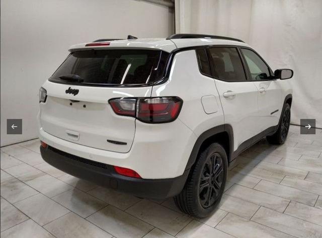 JEEP Compass 1.6 mjt NIGHT EAGLE 2wd 130cv PRONTA CONSEGNA Immagine 4