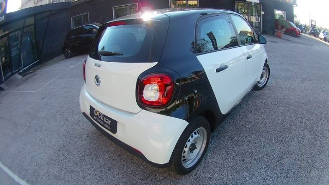 SMART ForFour 70 1.0 IMMATR. 2018+NAV.+GARANZIA TRE ANNI EST.* Immagine 2