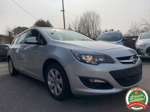 OPEL Astra 1,3 Cdti  Sports Tourer Cosmo Immagine 1