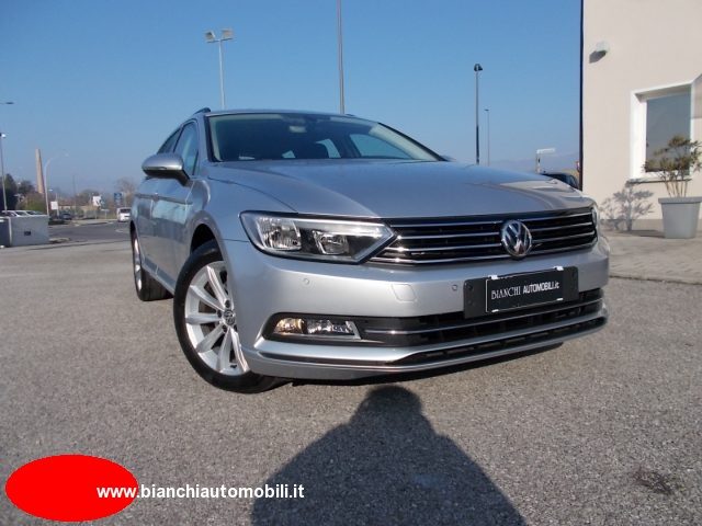 VOLKSWAGEN Passat Variant 2.0 TDI DSG Business BlueMotion Tech Immagine 2