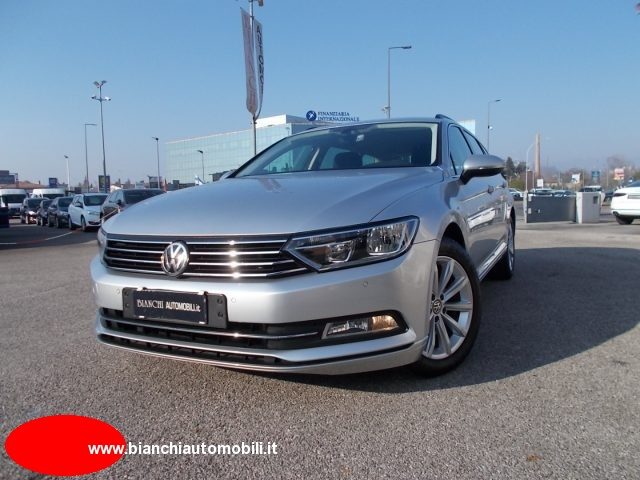 VOLKSWAGEN Passat Variant 2.0 TDI DSG Business BlueMotion Tech Immagine 3