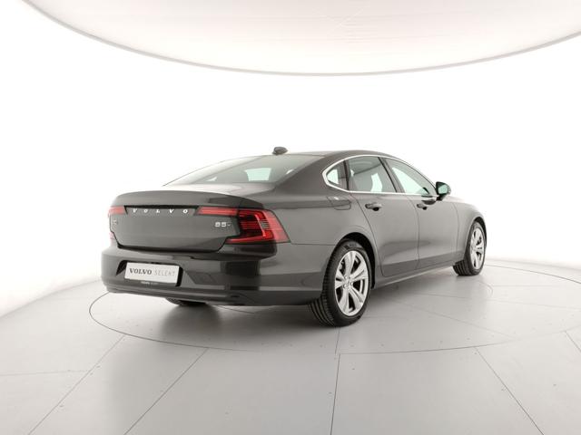 VOLVO S90 B5 (d) AWD Geartronic Momentum Business Pro Immagine 4