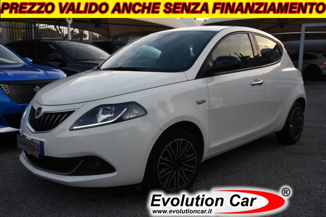 LANCIA Ypsilon Bianco pastello