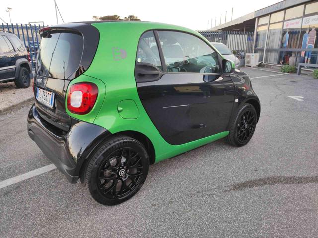 SMART ForTwo electric drive Prime shock green Immagine 4