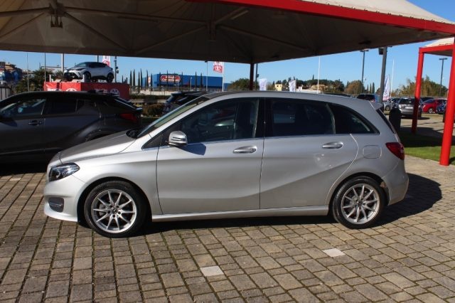 MERCEDES-BENZ B 220 Automatic  d 4Matic Sport Immagine 2