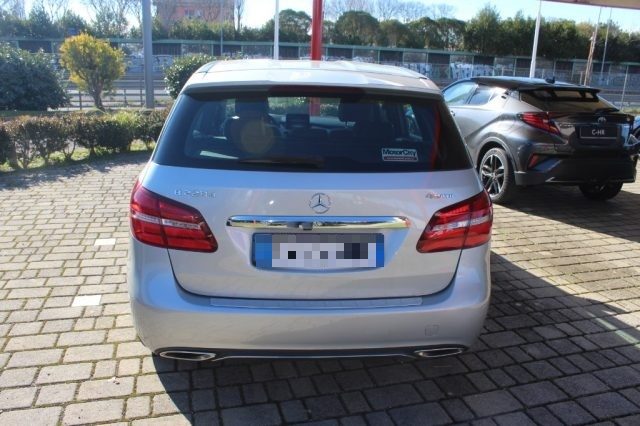 MERCEDES-BENZ B 220 Automatic  d 4Matic Sport Immagine 4