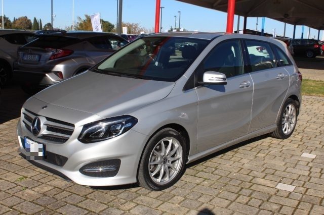 MERCEDES-BENZ B 220 Automatic  d 4Matic Sport Immagine 1