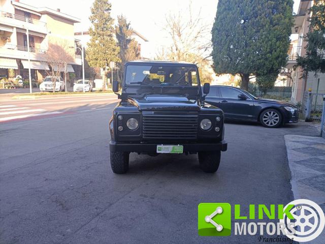 LAND ROVER Defender 110 2.4 TD4 Station Wagon SE Immagine 1