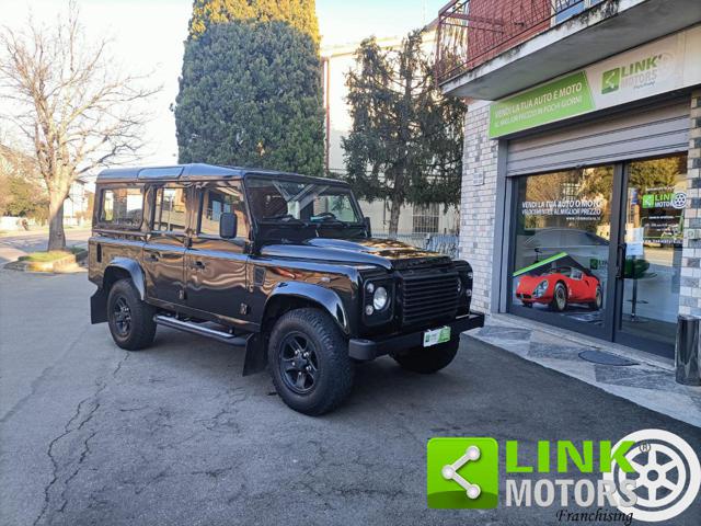 LAND ROVER Defender 110 2.4 TD4 Station Wagon SE Immagine 0