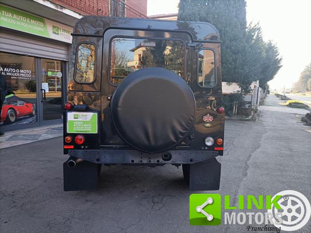 LAND ROVER Defender 110 2.4 TD4 Station Wagon SE Immagine 3