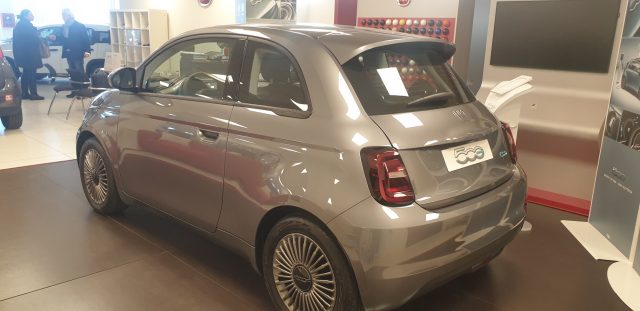 FIAT 500 Icon Berlina 42.00 kWh Immagine 2