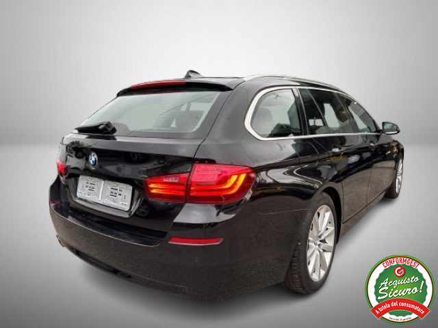 BMW 520 d Touring Luxury Tetto Navi Pelle Xeno Immagine 3