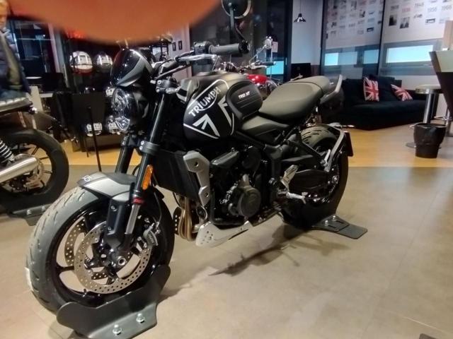 TRIUMPH Trident 660 Sapphire Black Immagine 0