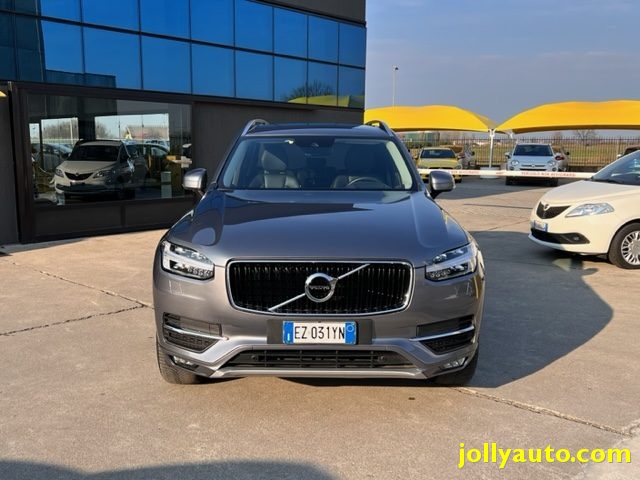 VOLVO XC90 D5 AWD Geartronic Momentum Immagine 1