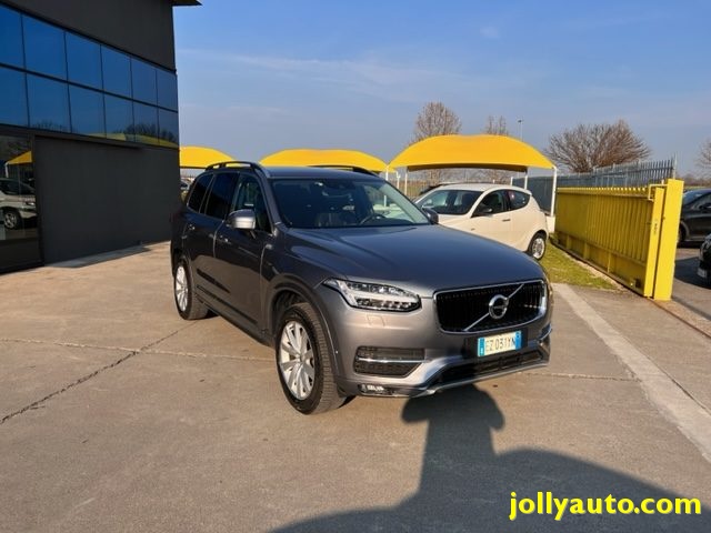 VOLVO XC90 D5 AWD Geartronic Momentum Immagine 2