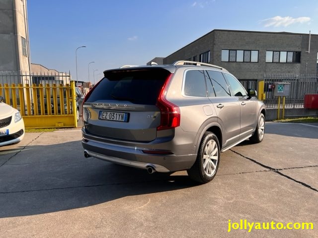 VOLVO XC90 D5 AWD Geartronic Momentum Immagine 4