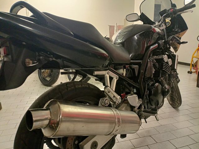 YAMAHA FZS 600 Fazer Immagine 4