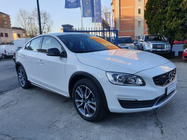 VOLVO S60 Cross Country D3 Geartronic Immagine 3