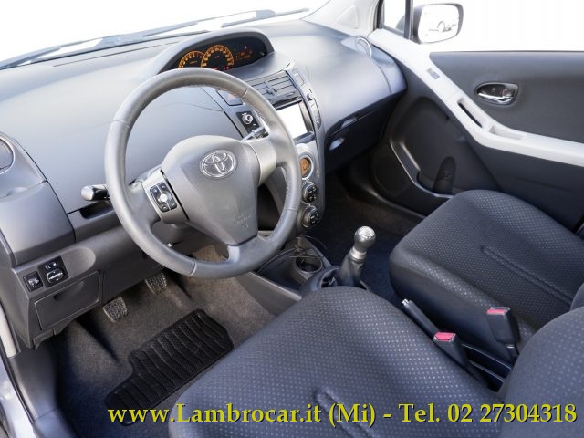 TOYOTA Yaris 1.0 5 porte 69cv OK NEOPATENTATI Immagine 3