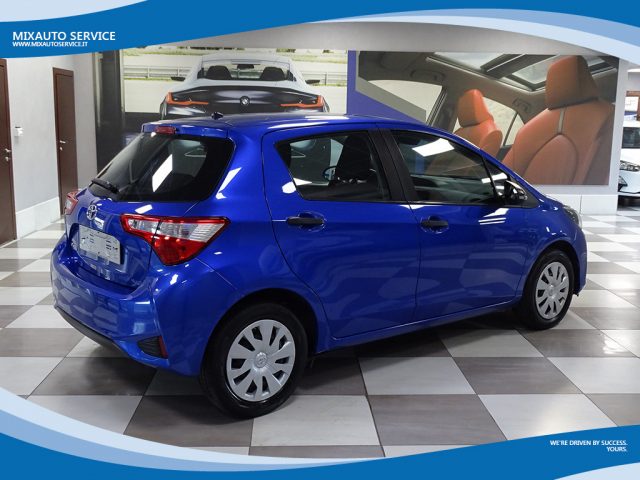 TOYOTA Yaris 1.5 5 Porte Cool EU6 Immagine 1