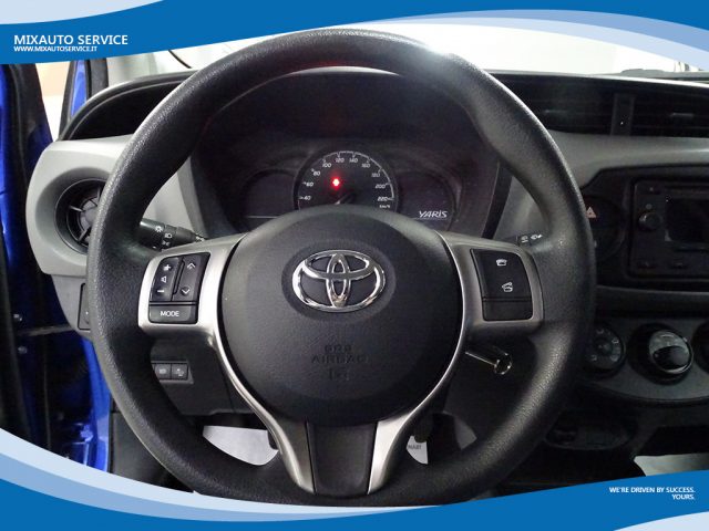 TOYOTA Yaris 1.5 5 Porte Cool EU6 Immagine 3