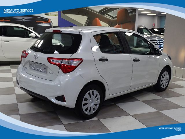 TOYOTA Yaris 1.5 5 Porte Cool EU6 Immagine 1