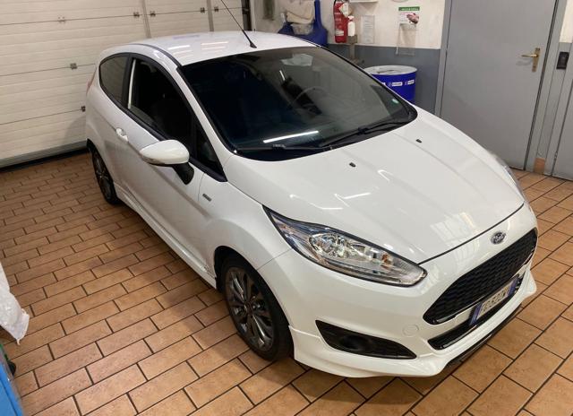 FORD Fiesta 1.5 TDCi 95CV 3 porte ST-Line Immagine 1