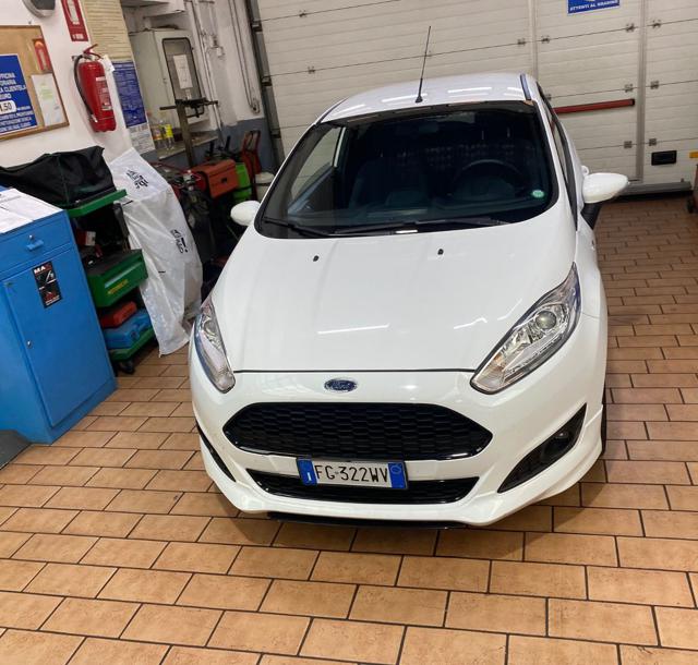 FORD Fiesta 1.5 TDCi 95CV 3 porte ST-Line Immagine 3