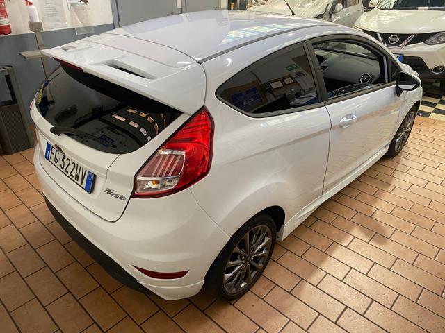 FORD Fiesta 1.5 TDCi 95CV 3 porte ST-Line Immagine 4